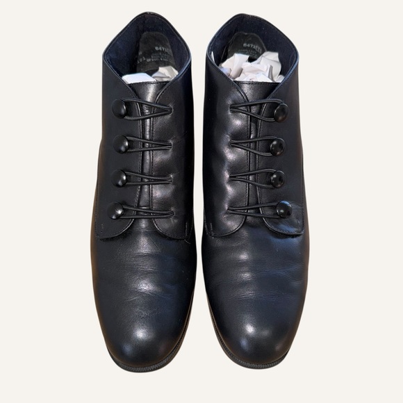 Munro Black Button Closure Victoria Style Booties Women Size 7.5 N Made in USA - Picture 4 of 11